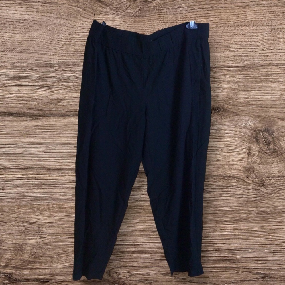 NWOT Eileen Fisher black stretch cropped pants. XL. - Picture 2 of 8